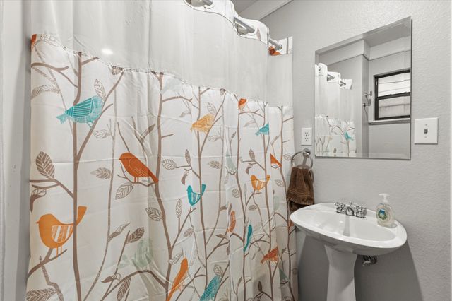 230 Rs County Road 1491, Point, TX 75472