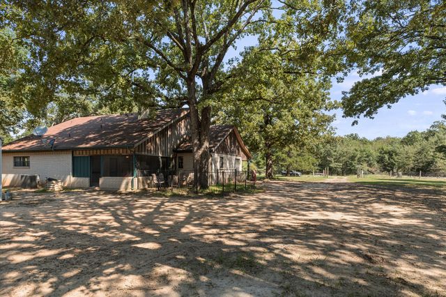 230 Rs County Road 1491, Point, TX 75472