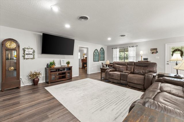 230 Rs County Road 1491, Point, TX 75472