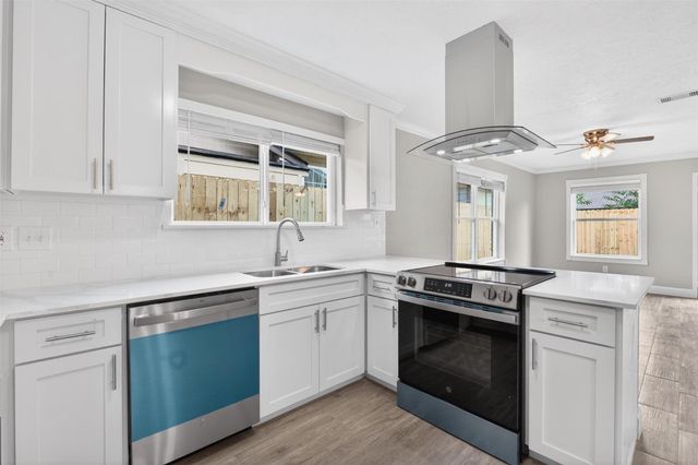9626 Desert Flower Lane, Houston, TX 77086