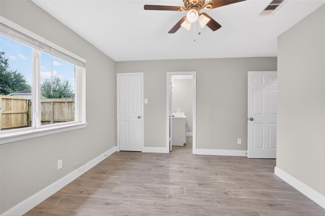 9626 Desert Flower Lane, Houston, TX 77086