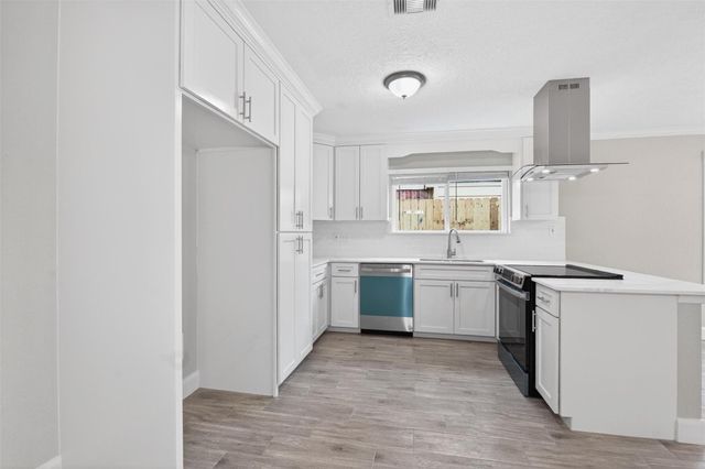 9626 Desert Flower Lane, Houston, TX 77086