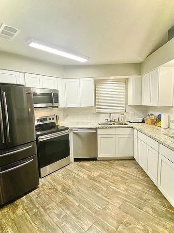 7245 Hidden Valley Drive, Beaumont, TX 77708