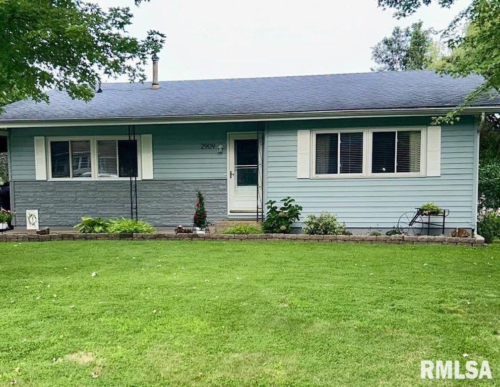 Image 1 of property listing at 2909 Jamison Boulevard, Mt Vernon, IL 62864