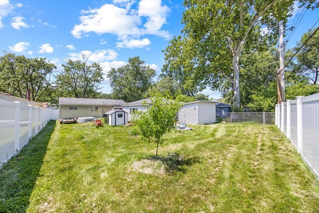 1629 Charles Drive, Glendale Heights, IL 60139