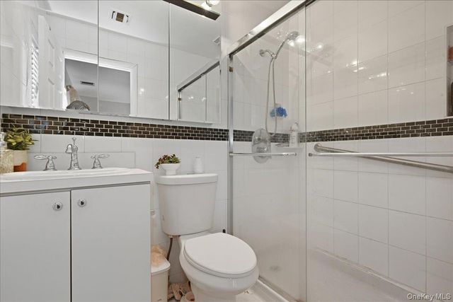 1790 Front Street 21, East Meadow, NY 11554