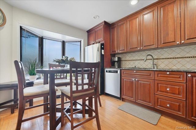 1790 Front Street 21, East Meadow, NY 11554