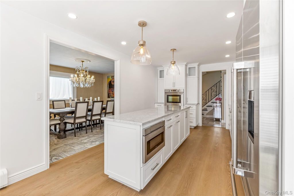 22 Delaware Avenue, Jericho, NY 11753 — photo 4