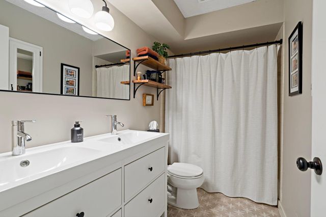 1584 Lancaster Lane, Eagan, MN 55122