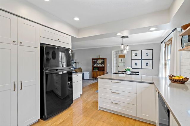 1584 Lancaster Lane, Eagan, MN 55122