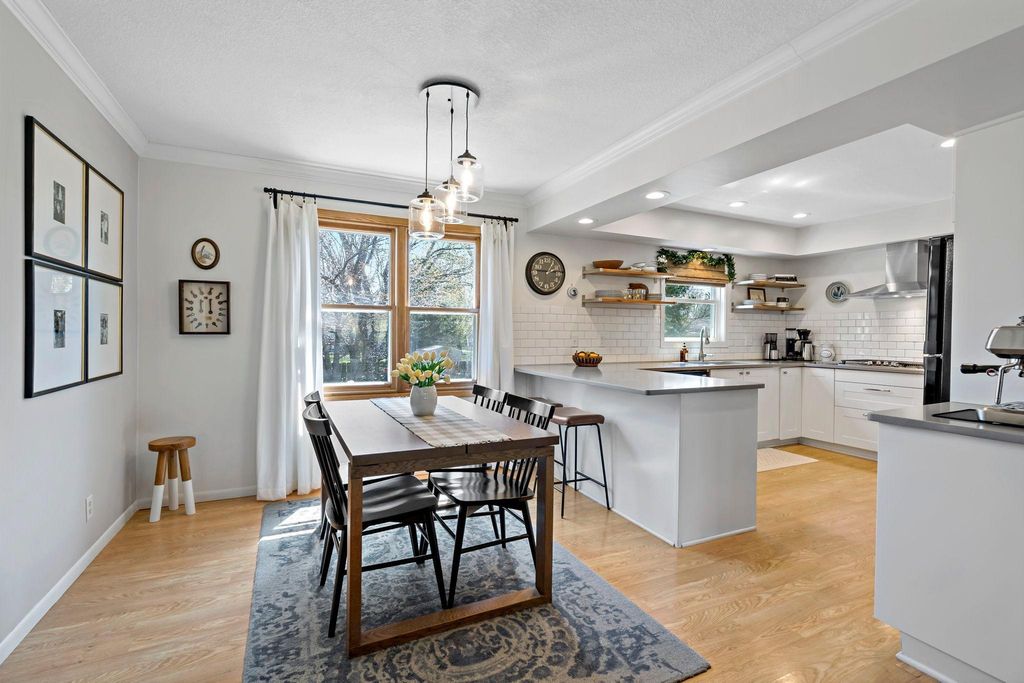 1584 Lancaster Lane, Eagan, MN 55122