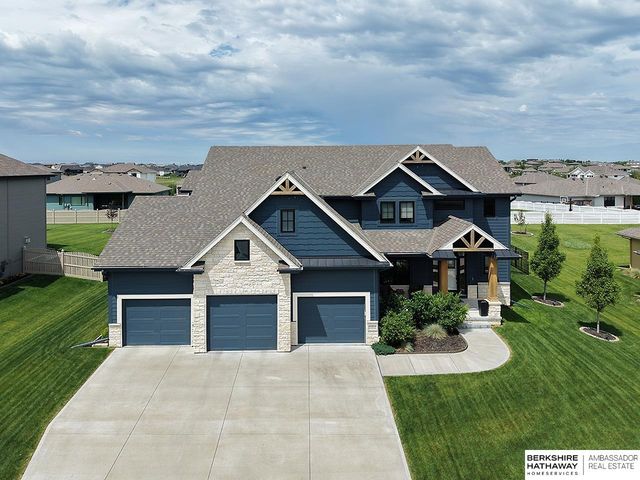 11512 S 117 Street, Papillion, NE 68046