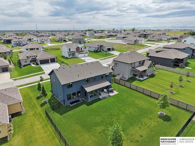 11512 S 117 Street, Papillion, NE 68046