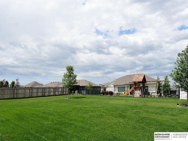 11512 S 117 Street, Papillion, NE 68046