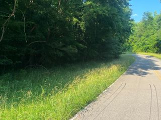 1 Jarrell Ridge Rd, Clarksville, TN 37043