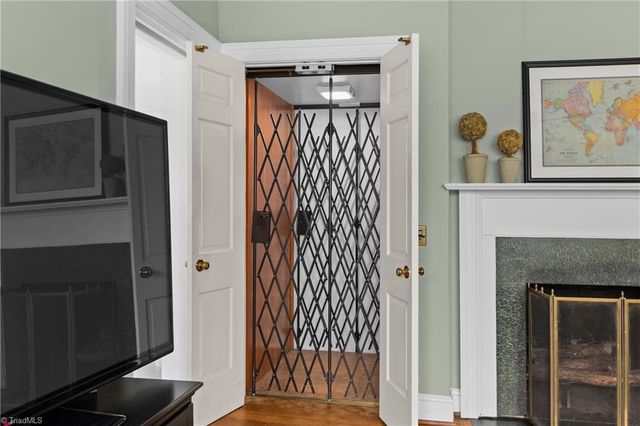 417 Hillcrest Drive, High Point, NC 27262