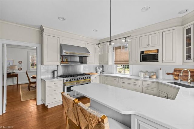 417 Hillcrest Drive, High Point, NC 27262