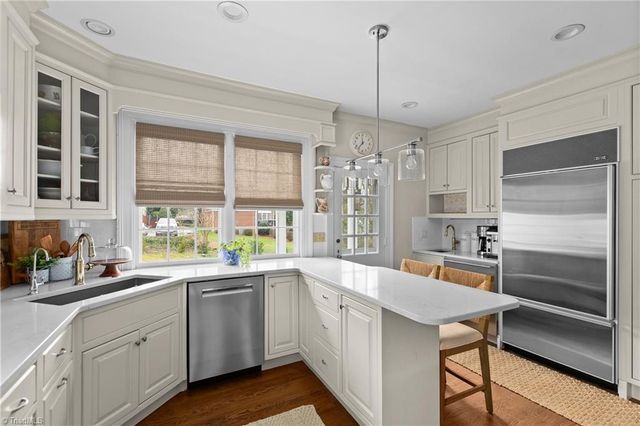 417 Hillcrest Drive, High Point, NC 27262