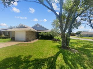 1215 Keechi Street, Weatherford, TX 76086
