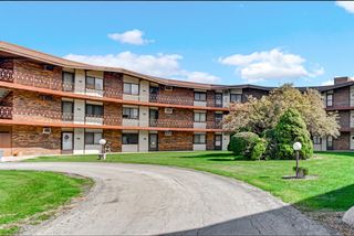 2306 Holiday Terrace 144, Lansing, IL 60438
