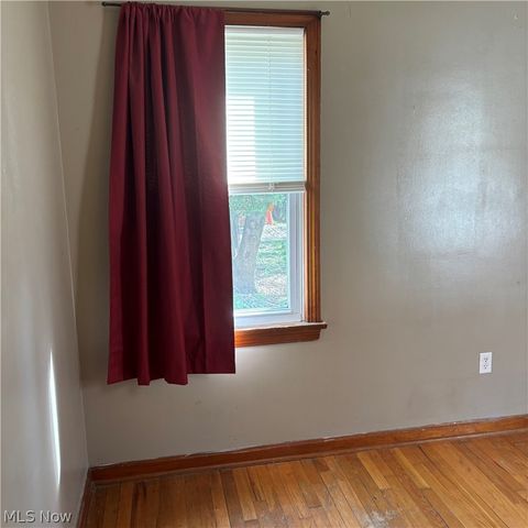 224 S Leavitt Road, Amherst, OH 44001