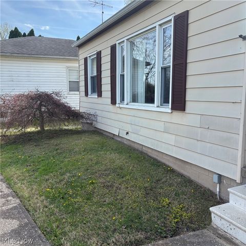 224 S Leavitt Road, Amherst, OH 44001