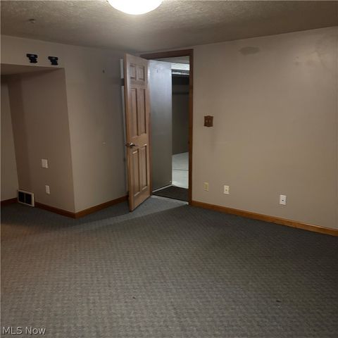 224 S Leavitt Road, Amherst, OH 44001