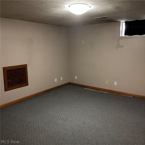 224 S Leavitt Road, Amherst, OH 44001