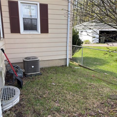 224 S Leavitt Road, Amherst, OH 44001