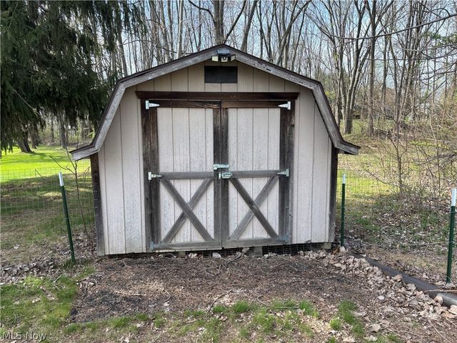 224 S Leavitt Road, Amherst, OH 44001