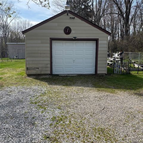224 S Leavitt Road, Amherst, OH 44001