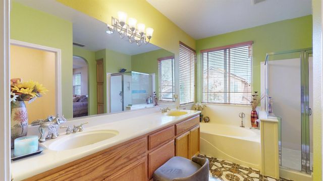 1055 San Jose Avenue, Madera, CA 93637