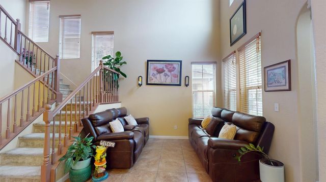 1055 San Jose Avenue, Madera, CA 93637