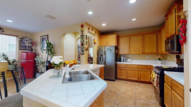 1055 San Jose Avenue, Madera, CA 93637