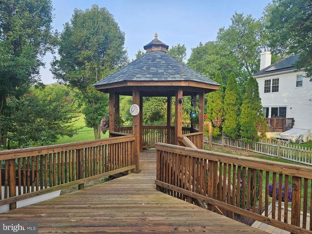 74 MCPHERSON CIR, Sterling, VA 20165