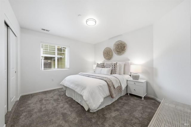 185 Lasso Ln, Santa Rosa, CA 95403