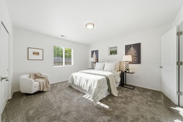 185 Lasso Ln, Santa Rosa, CA 95403