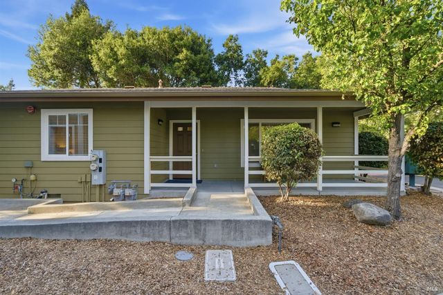 185 Lasso Ln, Santa Rosa, CA 95403