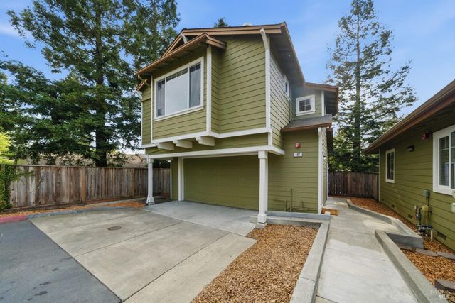 185 Lasso Ln, Santa Rosa, CA 95403