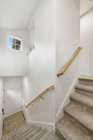 185 Lasso Ln, Santa Rosa, CA 95403