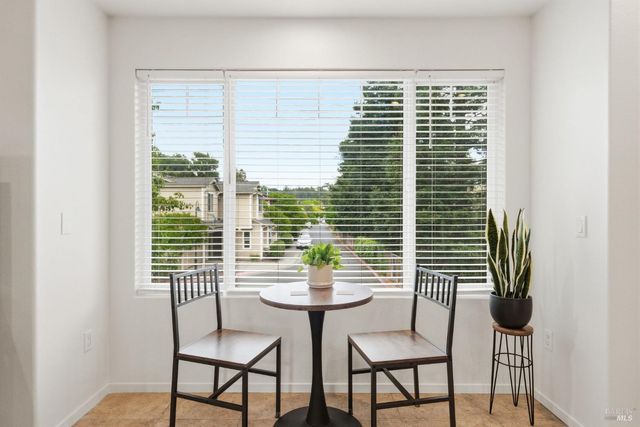 185 Lasso Ln, Santa Rosa, CA 95403