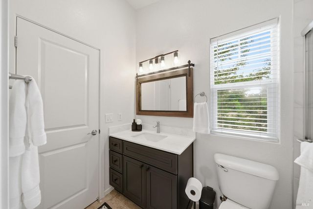 185 Lasso Ln, Santa Rosa, CA 95403