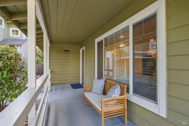 185 Lasso Ln, Santa Rosa, CA 95403