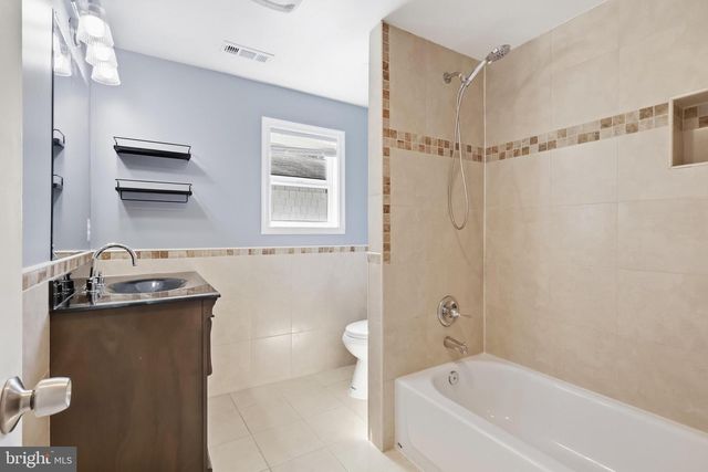 1205 QUINCY ST, Arlington, VA 22201