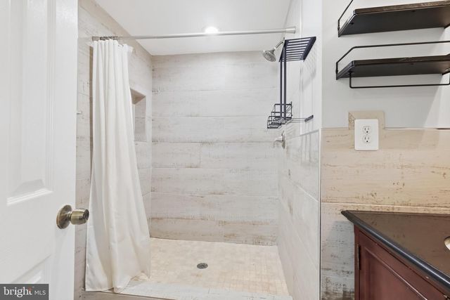 1205 QUINCY ST, Arlington, VA 22201
