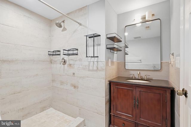 1205 QUINCY ST, Arlington, VA 22201