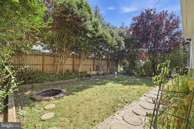 1205 QUINCY ST, Arlington, VA 22201