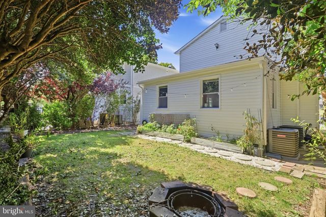 1205 QUINCY ST, Arlington, VA 22201
