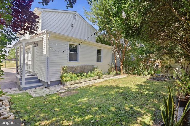 1205 QUINCY ST, Arlington, VA 22201