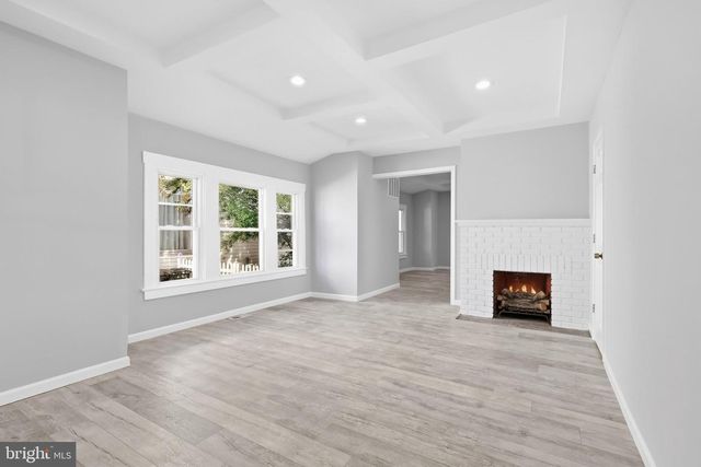 1205 QUINCY ST, Arlington, VA 22201